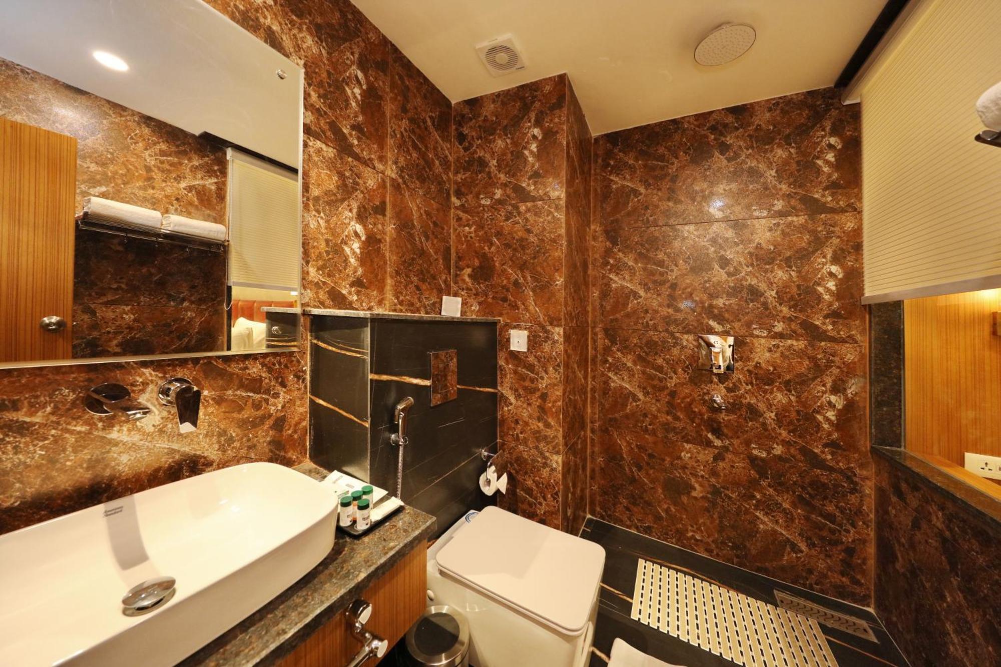 Hotel Blanco Srīnagar Zewnętrze zdjęcie