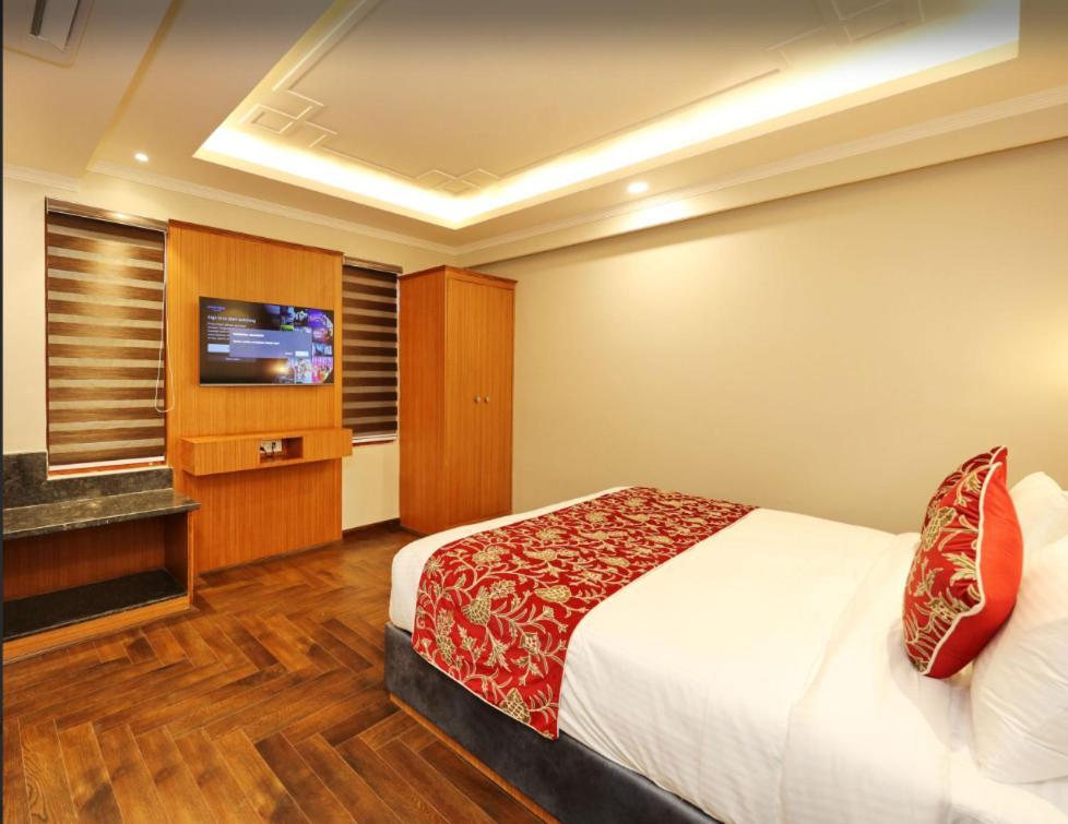 Hotel Blanco Srīnagar Zewnętrze zdjęcie